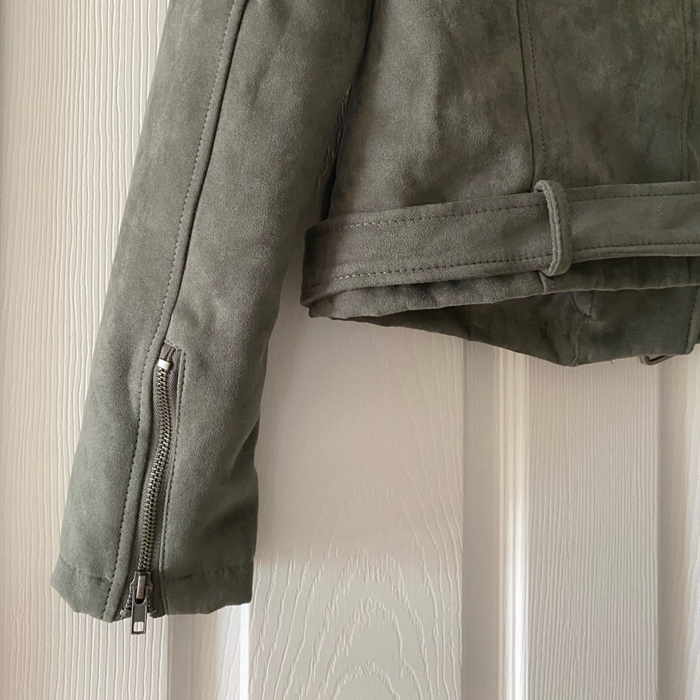 Brand New Forever 21 Faux Suede Cropped Jacket - Picture 4 of 8
